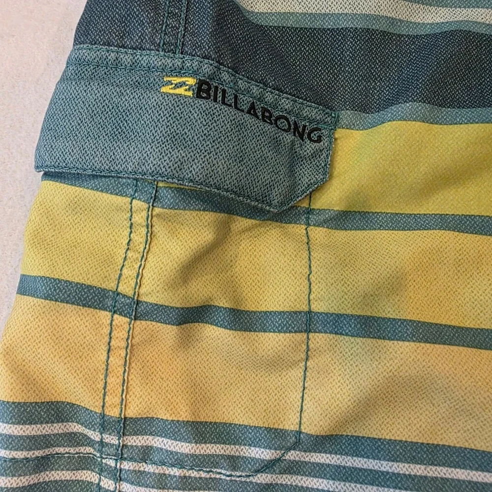 Billabong Originals Board Shorts Mens 36 Teal Blue Yellow Striped M122EADS